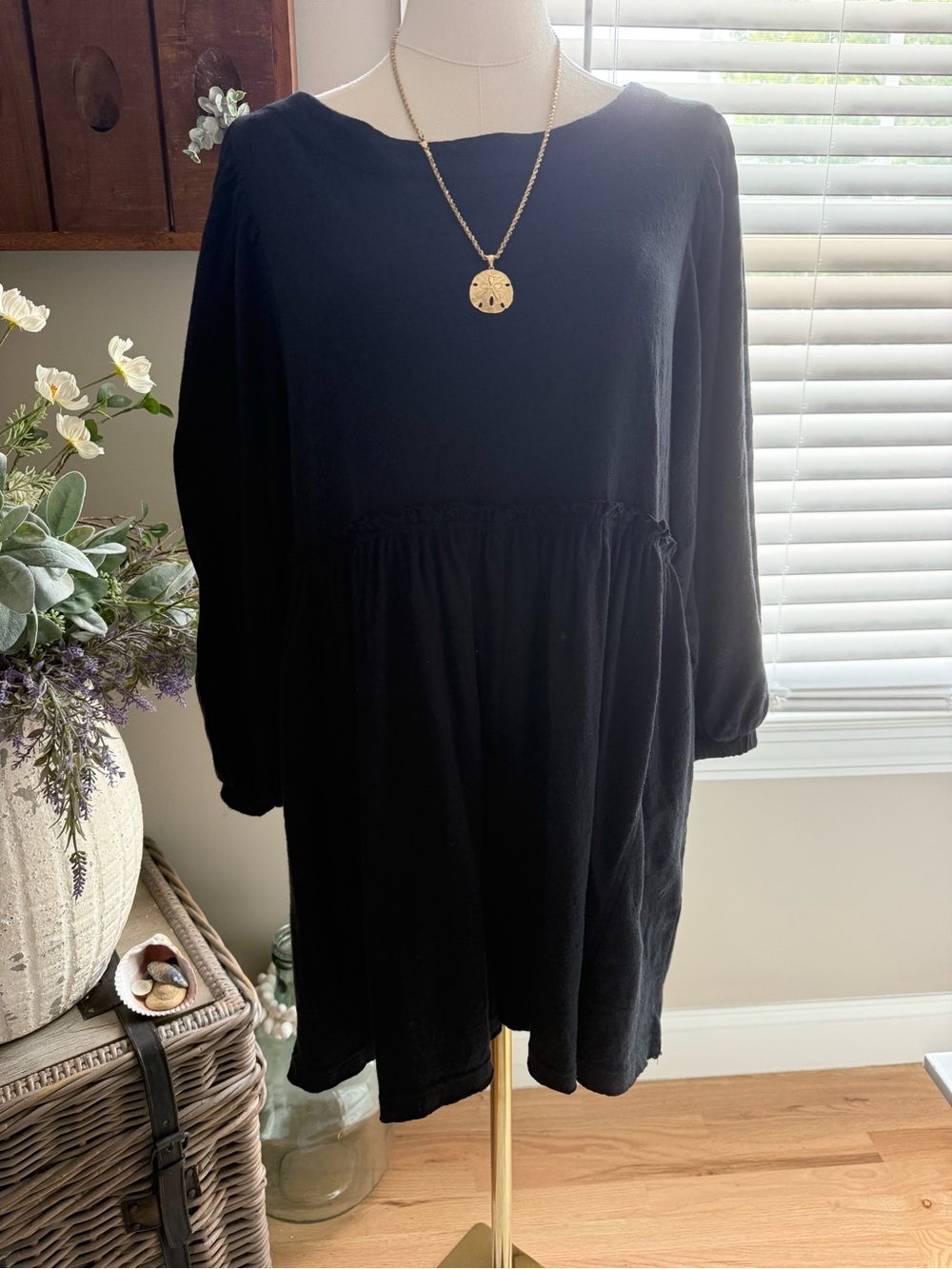 Black Long-Sleeve romper - Women's